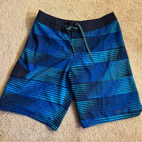 Nike Board Shorts - Picture 1 of 3
